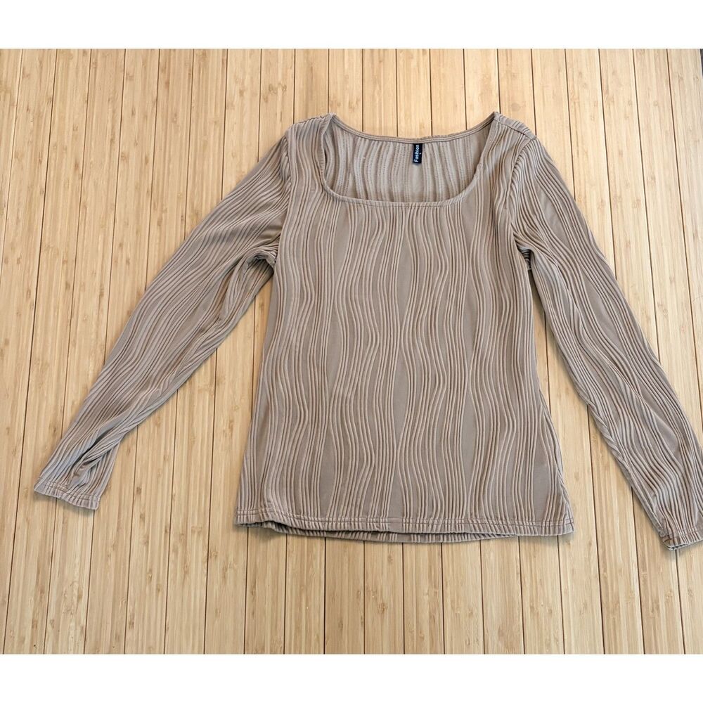 Fashion Size Large Taupe Ribbed Long Sleeve Top